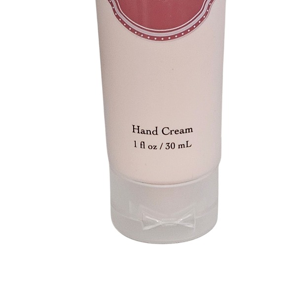 TOCCA Cleopatra Hand Cream Grapefruit Cucumber Moisturizing 1 fl oz - Picture 4 of 8